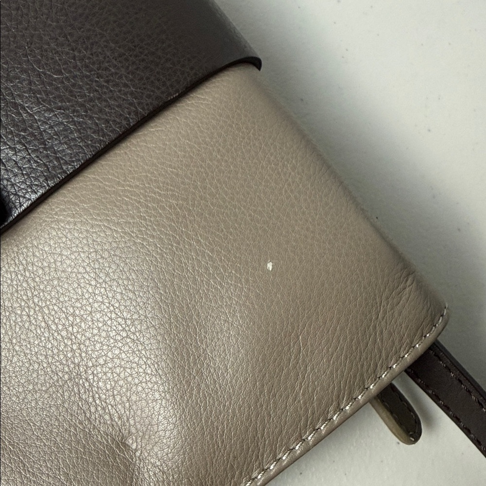 Guy Laroche Designer Leather Crossbody Bag Beige‑Grey and Dark Brown - Picture 12 of 16